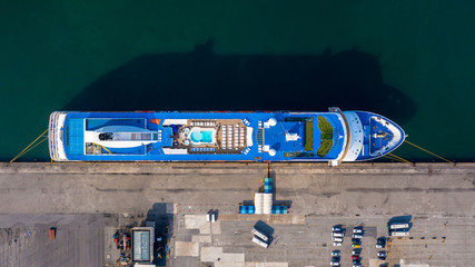 Canvas Print - Aerial view cruise ship parking the pier, Cruise ship at harbor. Aerial view beautiful large white ship, Top view from drone of luxury cruise ship floating liner, Covid-19 check.