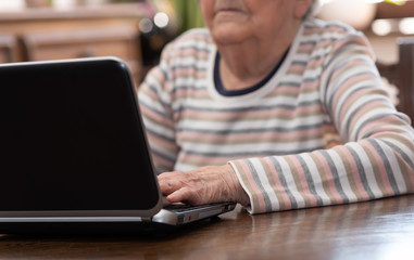 Elderly woman and new technologies