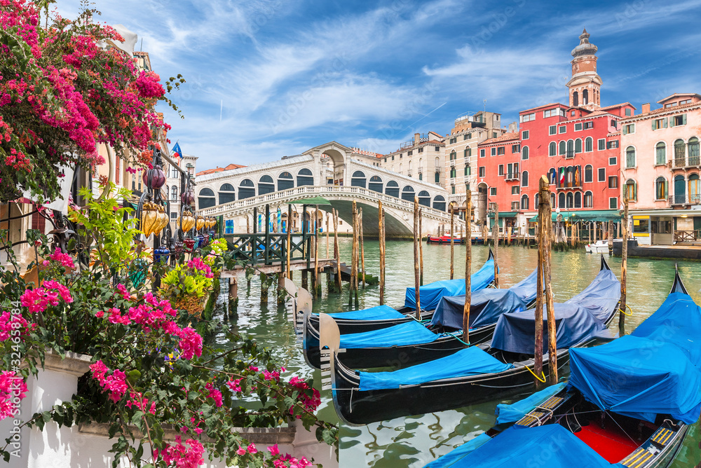 Glandscape with gondola on Grand Canal, Venice, Italy - obrazy, fototapety, plakaty 