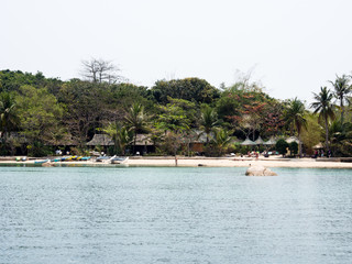 Wall Mural - Secluded beach on remote Whale Island, home to Whale Island Resort - Van Ninh, Vietnam