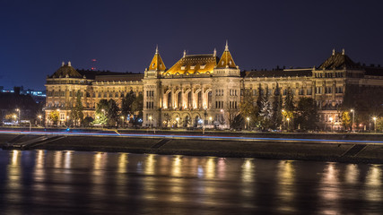 Wall Mural - Cityscape of old city Budapest at night