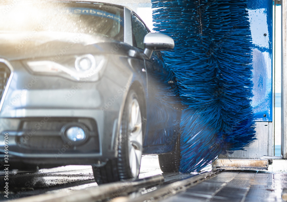 Auto Waschanlage In Der Nähe Jetzt Geöffnet Auto in der Waschanlage Stock Photo | Adobe Stock
