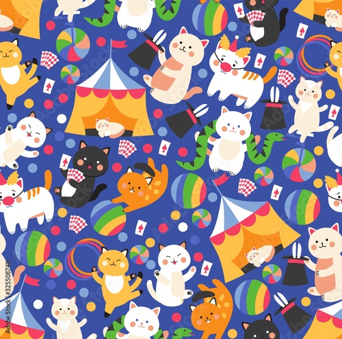 Mata magnetyczna Bezszwowy wzór z śmiesznymi cyrkowymi kotami, śliczni odosobneni postać z kreskówki, wektorowa ilustracja. Papier do pakowania lub nadruk z tkaniny dla dzieci, wyszkolone zwierzęta wykonujące akrobacje cyrkowe, wiele uroczych kotów