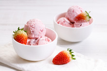 Strawberry Ice Cream Scoops With Fresh Strawberries