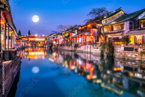 Fotografía Xitang ancient town rivers and ancient buildings and houses..