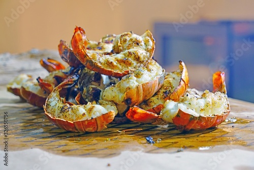 Cuadros en Lienzo Plate of freshly grilled spiny lobster tails