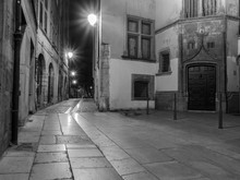 Ballade En Vélo, à Lyon, De Jour Comme De Nuit, Photo Monochrome