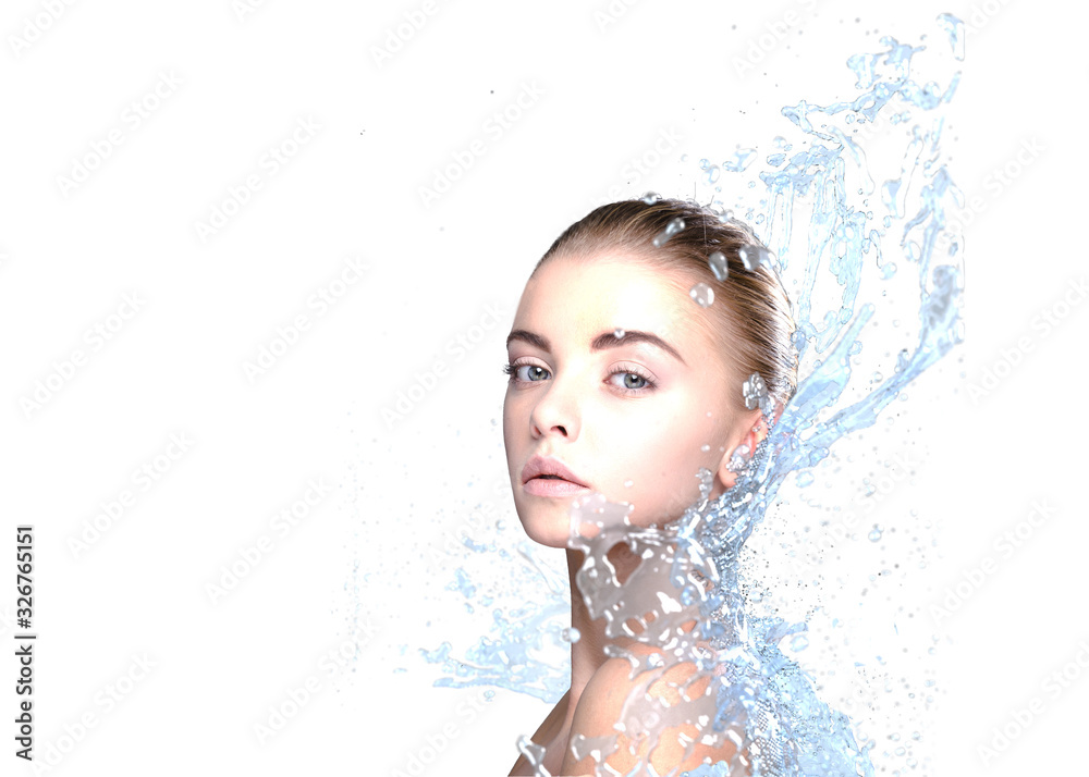 Beautiful model woman with splashes of water - obrazy, fototapety, plakaty 