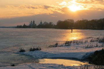 Wall Mural - Winter sunset over lake Nero