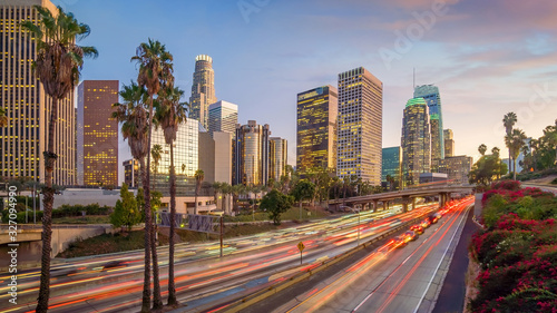 Fotomural Beautiful sunset of Los Angeles downtown skyline