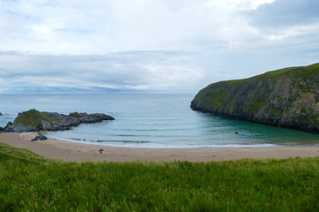 Blick über Sango Sands, Bucht mit Sandstrand und türkisfarbenem Wasser im Nordenwesten von Schottland