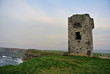 Leinwanddruck Bild - Irish Ruins on Moher