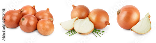 Fotomural yellow onion isolated on white background close up