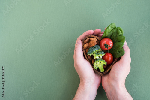 Fotografía Healthy food for heart on green background