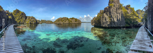 Fotomural Twin Lagoon in coron island, Palawan, Philippines