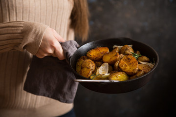 Canvas Print - Roasted young potatoes with rosemary