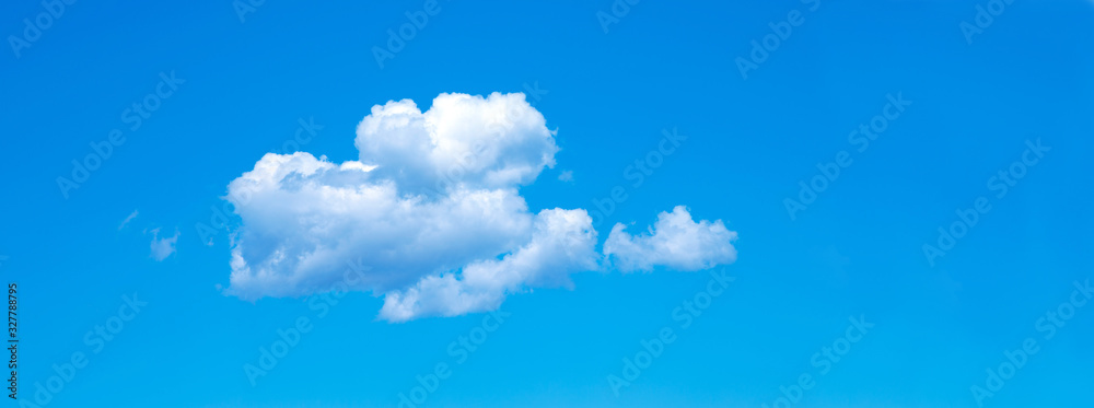 blue sky background with tiny clouds - obrazy, fototapety, plakaty 