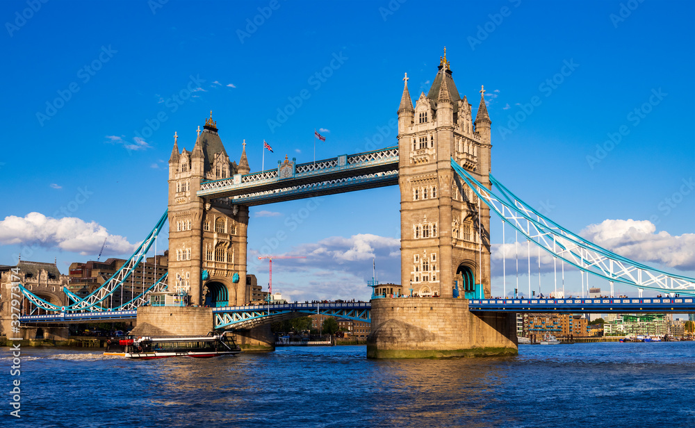 London Tower Bridge across the River Thames - obrazy, fototapety, plakaty 