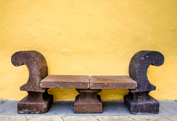 Canvas Print - old bench