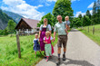 © ARochau - Sonntagsspaziergang mit der Familie in den Allgäuer Bergen