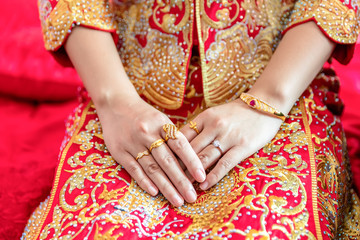 Wedding hand ornaments and costumes in Chinese wedding