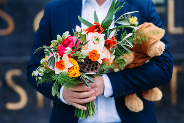 spring yellow wedding bridal bouquet, wedding day