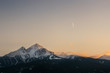 schneebedeckter Berg mit Sonnenuntergang in Österreich
