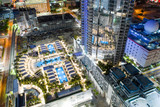Fototapeta Nowy Jork - Paramount Tower Miami pool deck at night