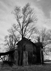 Poster - Spooky Old House