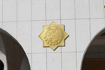 Wall Mural - The monument of independence in Ashgabat, Turkmenistan