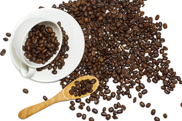 Wall Mural - Roasted coffee beans isolated on white background