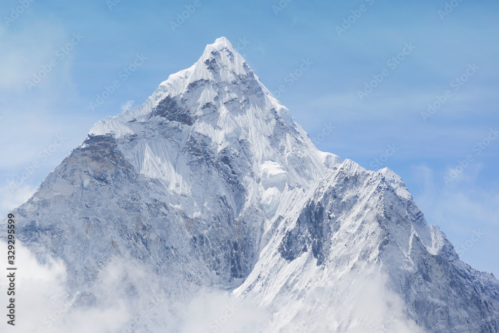 Ama Dablam Peak, Nepal. Trek to Everest Base Camp. - obrazy, fototapety, plakaty 