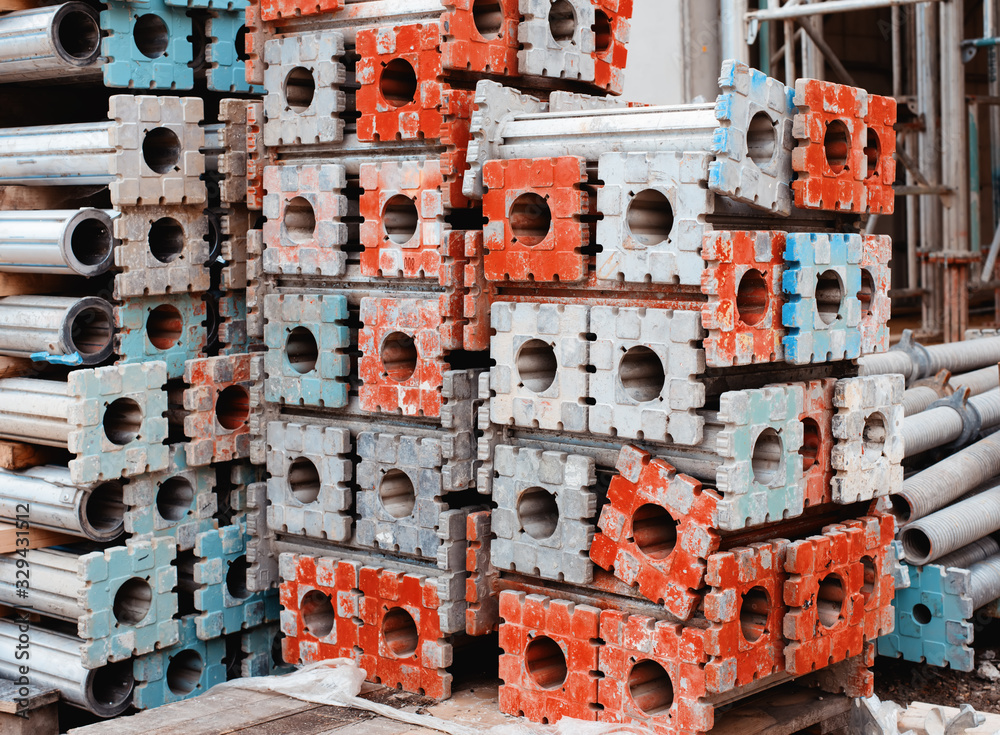 Faslework Risers The falsework Decking system legs for construction of suspended ...