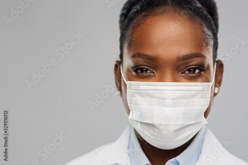 Fotografía medicine, profession and healthcare concept - close up of african american femal