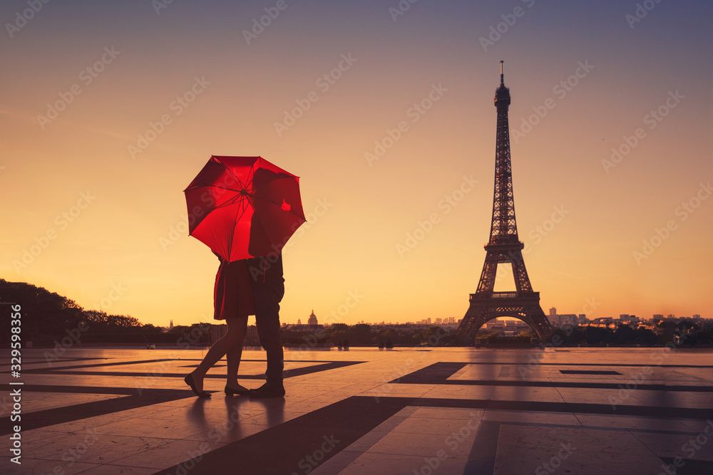 couple travel to Paris, silhouette of lovers kissing near Eiffel tower, romantic escape destination for valentines day - obrazy, fototapety, plakaty 