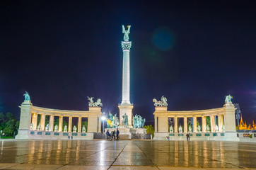 Wall Mural - Monument on the Heroes Square at night in Budapest, Hungary.