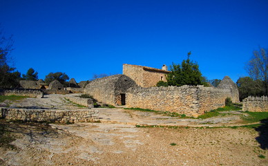 Wall Mural - village des bories à  gordes, vaucluse, parc naturel du lubéron