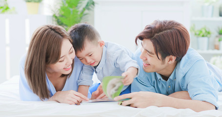 Wall Mural - Parent read book with child