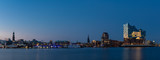 Fototapeta  - Blick auf Hamburgs Skyline