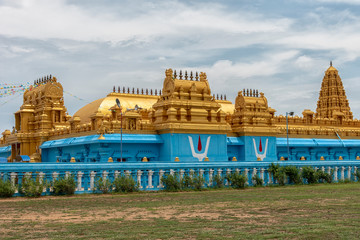 Wall Mural - Sri Lakshmi Narayana temple Nilaveli Sri Lanka