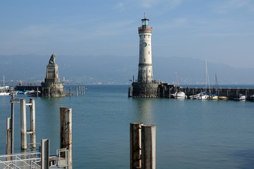 Wall Mural - Hafeneinfahrt in Lindau am Bodensee