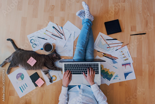 Fotomural creative home work space - work from home concept - girl with cat