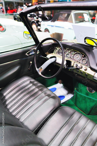 Fotografía Passenger compartment of Retro car Pontiac Thenderbird