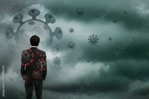 Fotomural Businessman standing wtih storm cloudy background, Business crisis challenge con