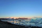 Fototapeta  - Sonnenaufgang an der Jökulsárlón Glacier Lagoon auf Island