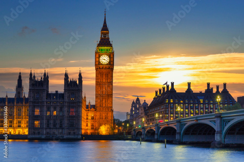 Cuadros en Lienzo Big Ben and Westminster Bridge in London at sunset, UK