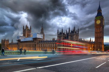 Wall Mural - Big Ben and Westminster Bridge in London at dusk, UK