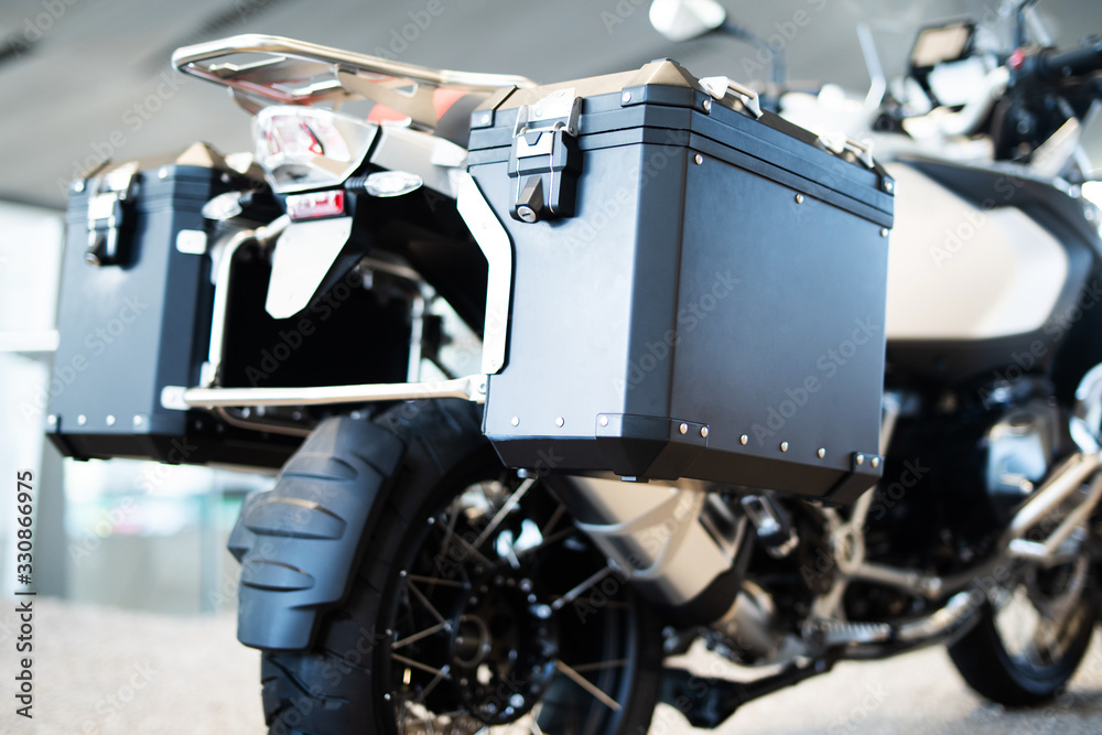 Motorrad mit Koffern, Motorradzubehör 