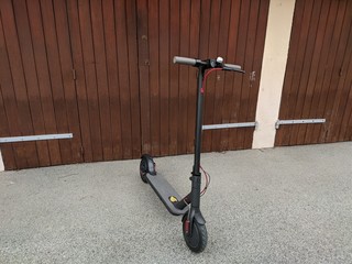 Xiaomi m365 pro, es2, es4, ninbot, Trottinette électrique location, nouveau transport urbain, ville provençale de Aix-en-Provence dans les Bouches du Rhône, PACA, France, Europe