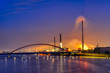 Brücke, Industrie und Abstich in Duisburg Hochfeld